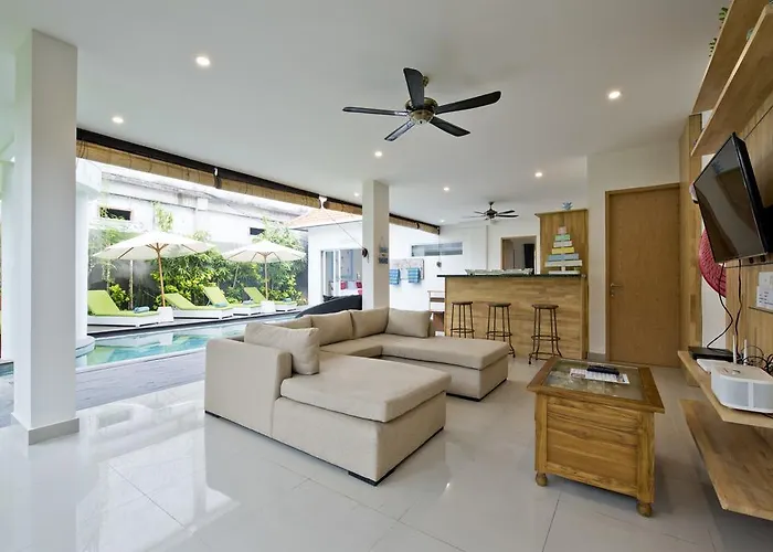 Villa Del Mar Beach Villas *